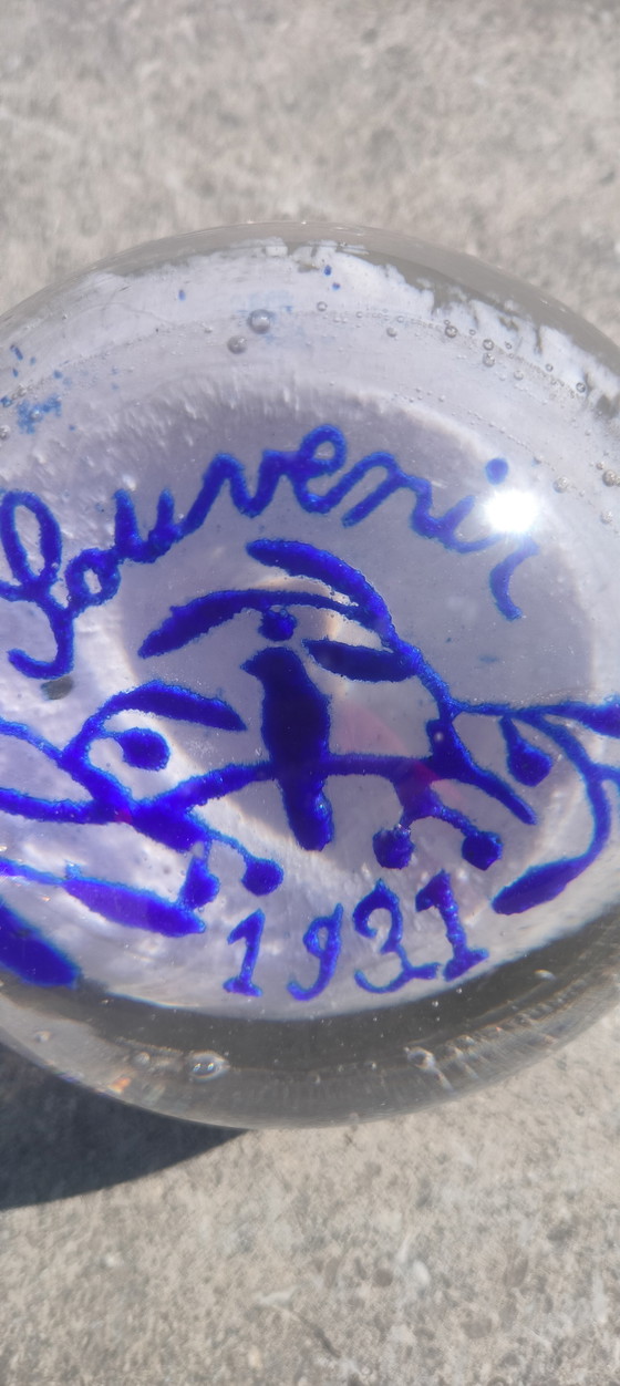 Image 1 of Presse-papier provenant de France, offert en cadeau de mariage en 1931.