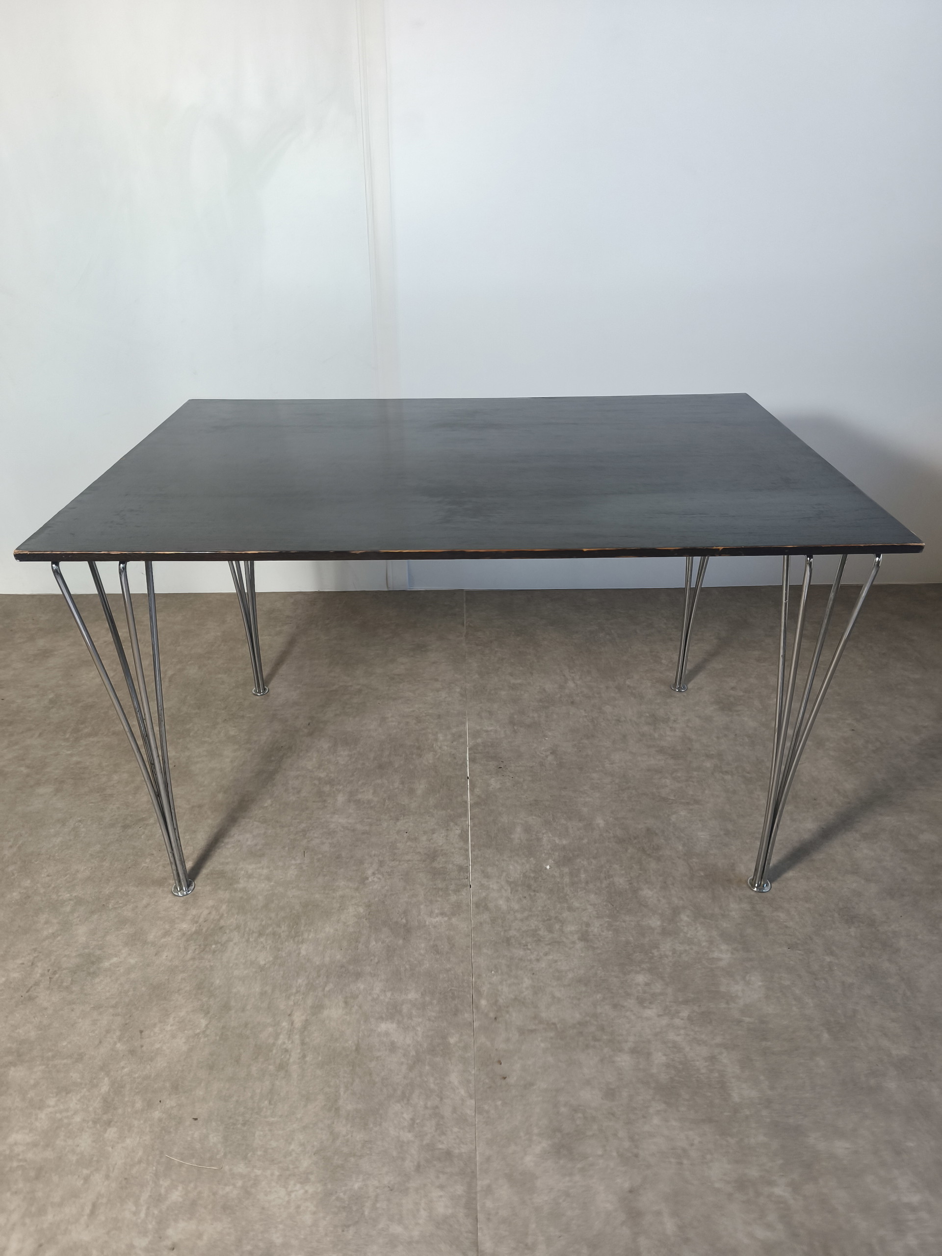 Second-hand Fritz Hansen Tables (89) | Whoppah
