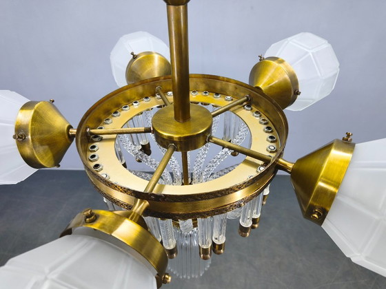 Image 1 of Tsjechische art-deco kroonluchter van messing en glas, jaren 1950