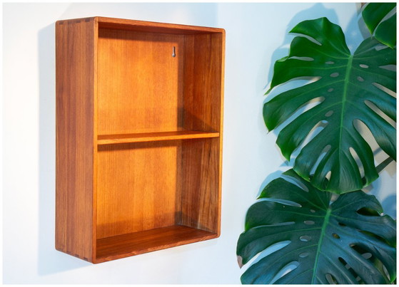 Image 1 of Scandinavische plank van massief teakhout uit de jaren 60.