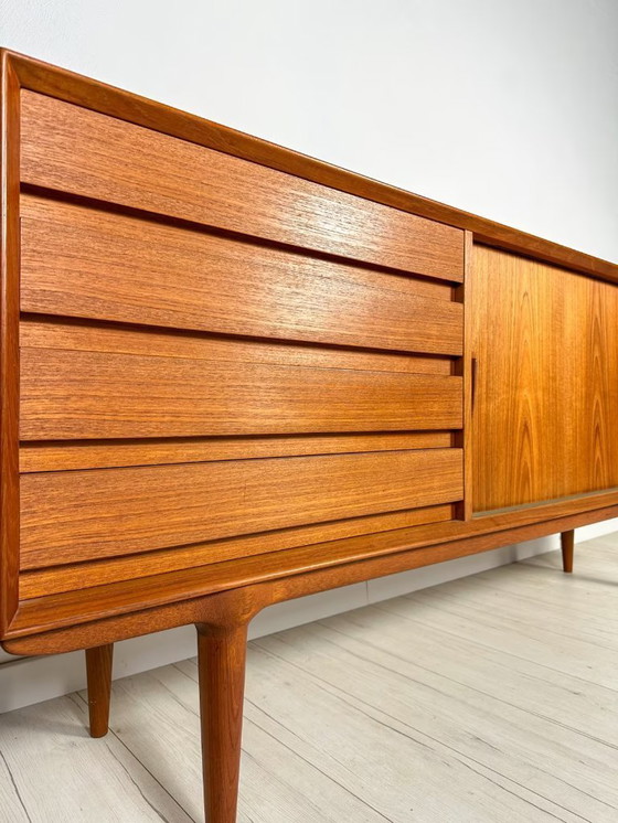 Image 1 of Vintage Deens Teak Dressoir No.18 van Omann Jun 60s