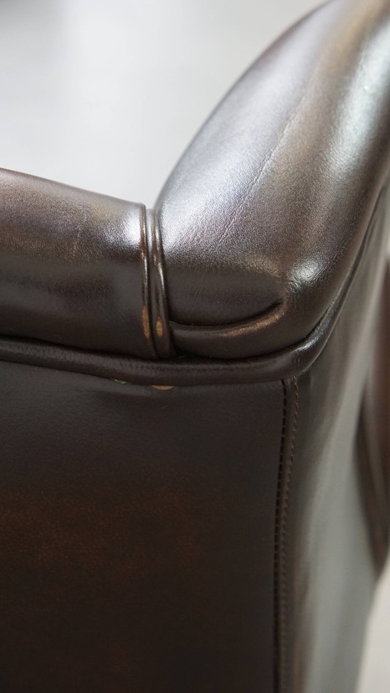 Image 1 of Oorfauteuil gemaakt van rundleer in Engelse stijl