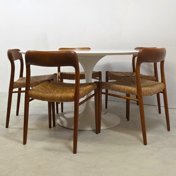 Image 1 of Knoll saarinen tulip tafel 90's wit fineer origineel gemerkt 137cm