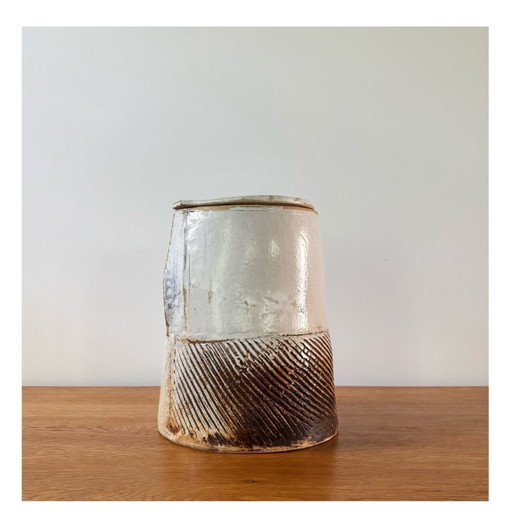 Jarrón o maceta grande y singular con tapa, obra de Petri Voet, década de 1990.