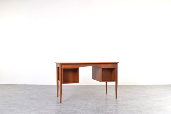 Mid-Century Deens Teakhouten Bureau, jaren 60. – Wood (photo 7 of 17)
