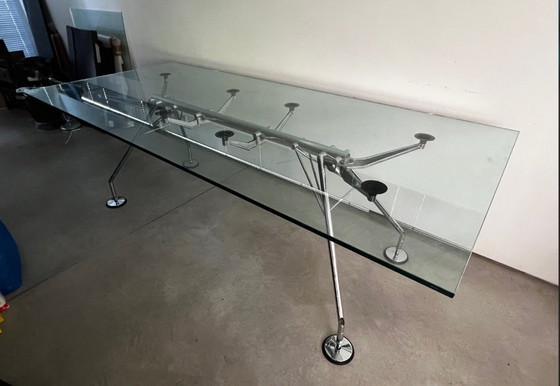 Image 1 of Nomos Tisch von Tecno – entworfen vom Architekten Norman Foster