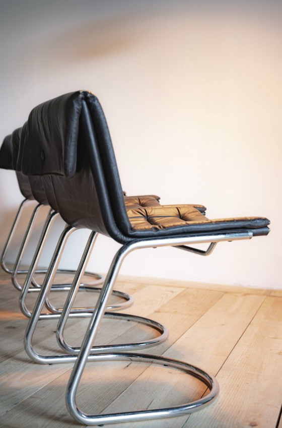 Vintage cantileverstoelen met verchroomd stalen buisframe, 1970, set van 4 – Eetkamerstoelen, Leather, Metal (photo 3 of 6)