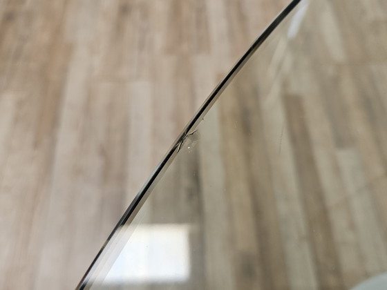 Image 1 of Table en métal vintage avec plateau en verre rond