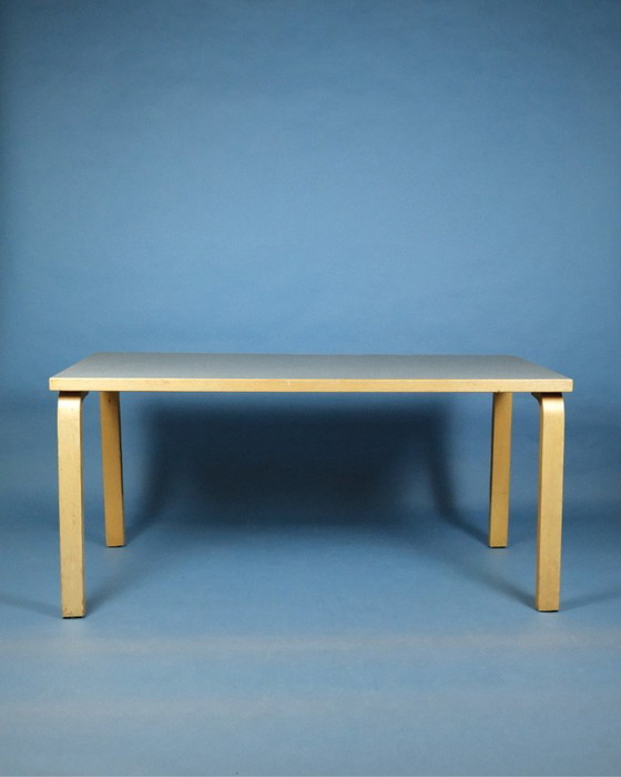 Image 1 of Tabelle 81A – Alvar Aalto – Artek (Tabelle des Büros)
