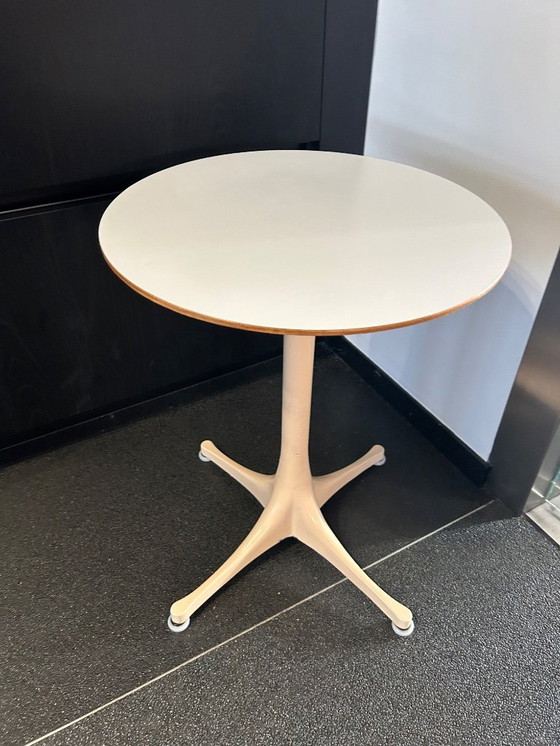 Image 1 of Tavolino da caffè o tavolino Herman Miller 5442