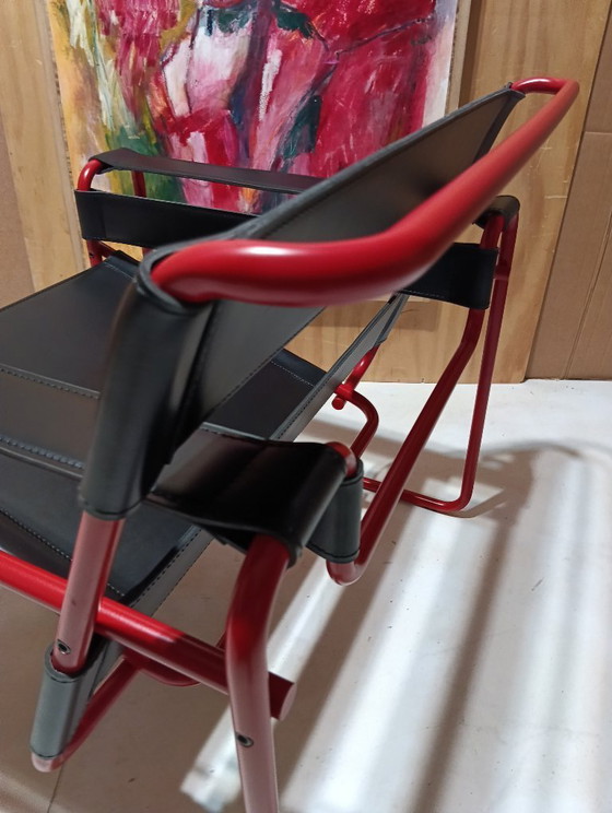 Image 1 of Bolso Knoll Wassily B3 rojo mate, nuevo-usado, en piel negra, de Marcel Breuer.
