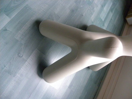 Magis Puppy, Design Sculpture by Eero Aarnio – Plastic (photo 12 of 15)