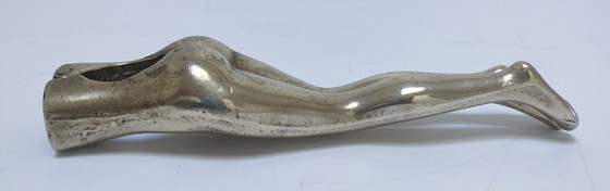 Image 1 of notenkraker vrouwenbenen vintage massief messing