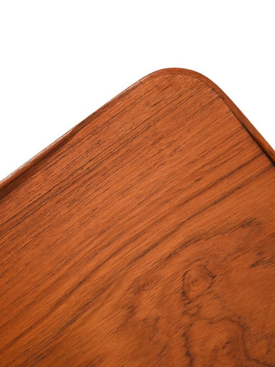 Image 1 of Deense salontafel uit de jaren 60 van teak en eikenhout.