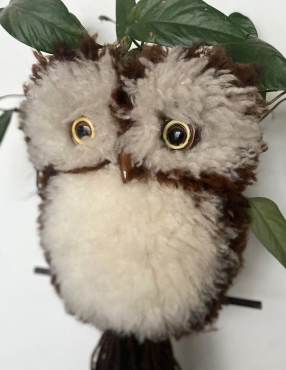 Image 1 of Chouette laineuse vintage, tapisserie, yeux et bec en céramique