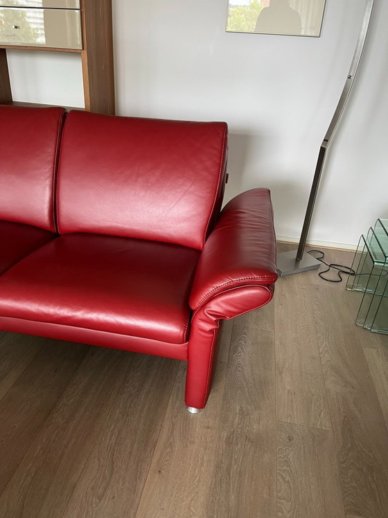 Image 1 of Destacado sofá de dos plazas de cuero, profundidad del asiento ajustable.