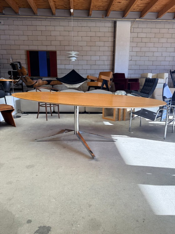 Scrivania ovale Florence Knoll, Florence Knoll – Tavoli da pranzo, Legno, Cromo (photo 2 of 17)
