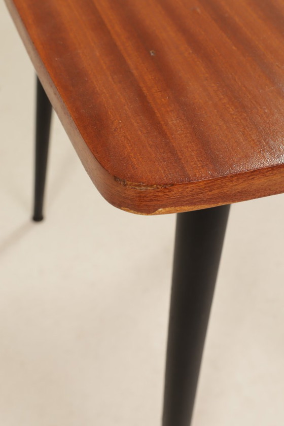 Image 1 of petite table basse vintage au design moderne des années 1970