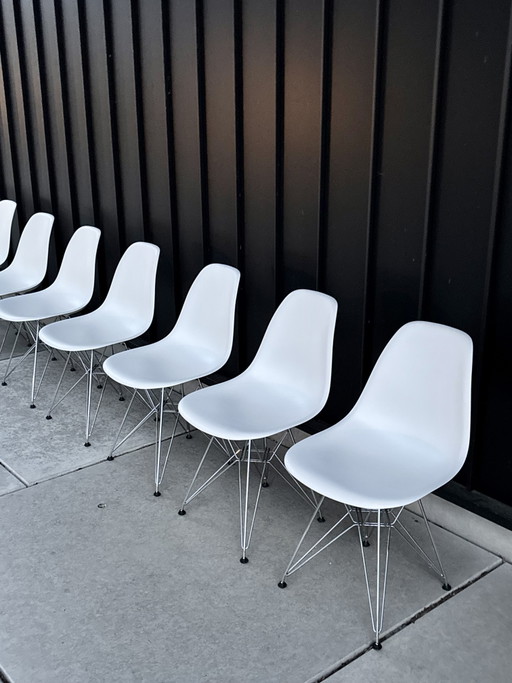 8 chaises Vitra Eames DSR