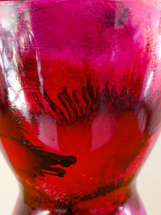 Image 1 of Vaso in vetro viola dipinto a mano