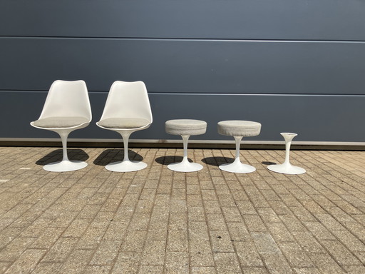 2x Original Knoll Tulip Dining Chairs + 2x Stool (And 1 Extra Leg) Eero Saarinen
