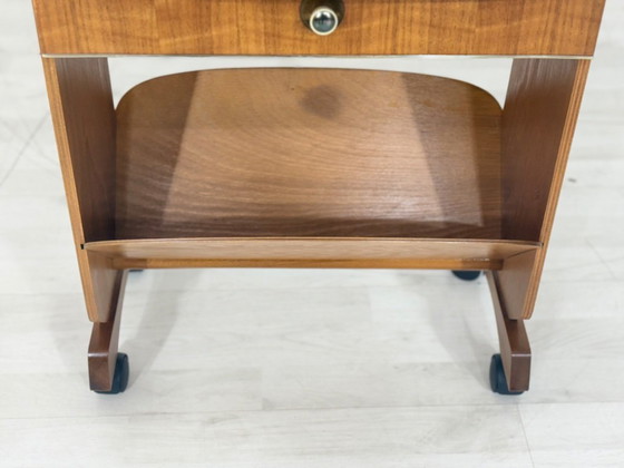 Image 1 of Salontafel uit het midden van de vorige eeuw, bijzettafel, opbergmeubel, tijdschriftenrek, vintage