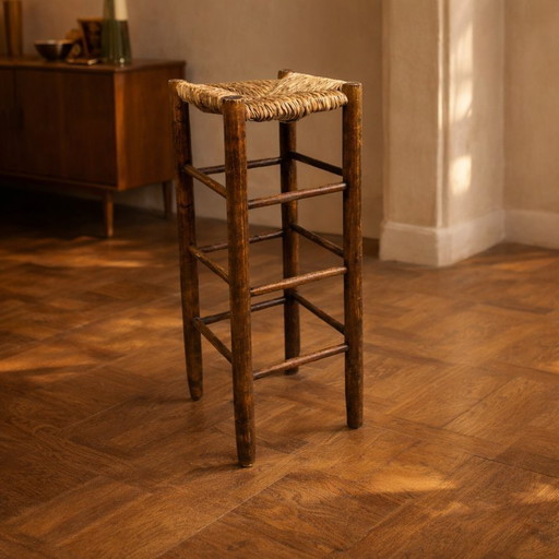 Tabouret de bar vintage style rustique en bois massif avec assise en jonc