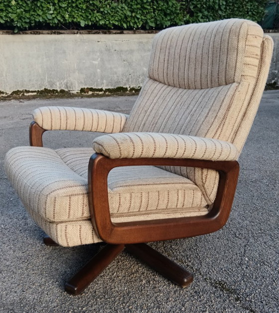 Image 1 of Drehsessel und Hocker aus der Mitte des 20. Jahrhunderts (1970er Jahre)