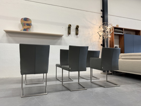 Image 1 of 6 Bert Plantagie Tidy & Misty Eetkamerstoelen Grijs Leer