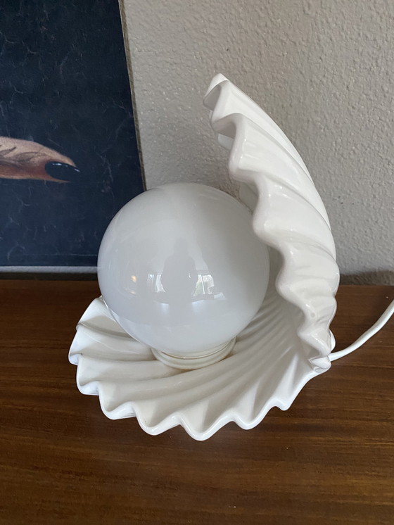 Image 1 of Lampada vintage a forma di ostrica con perla