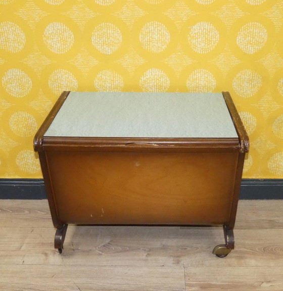 Image 1 of 50er Jahre Nähkasten Kefer Kleinmöbel München Aufbewahrung auf Rollen Nähkorb Nähwagen sixties mid century retro vintage