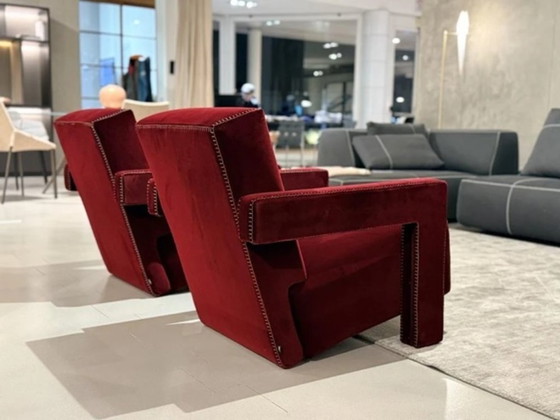 Image 1 of 2x Cassina 637 Utrecht fauteuil (nieuw, nooit gebruikt) in Ortigia/Pruimkleurig fluweel met dekenstiksels VERKOCHT voor € 3.250