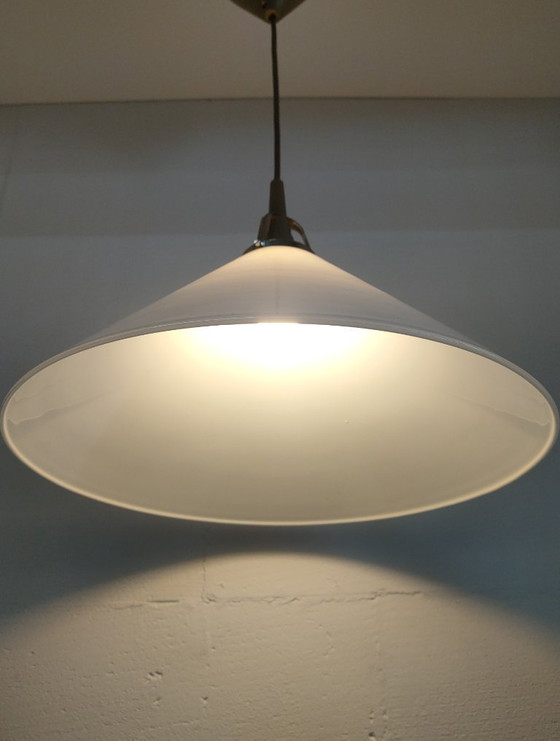 Image 1 of Suspension vintage massive originale (verre opale/laiton)