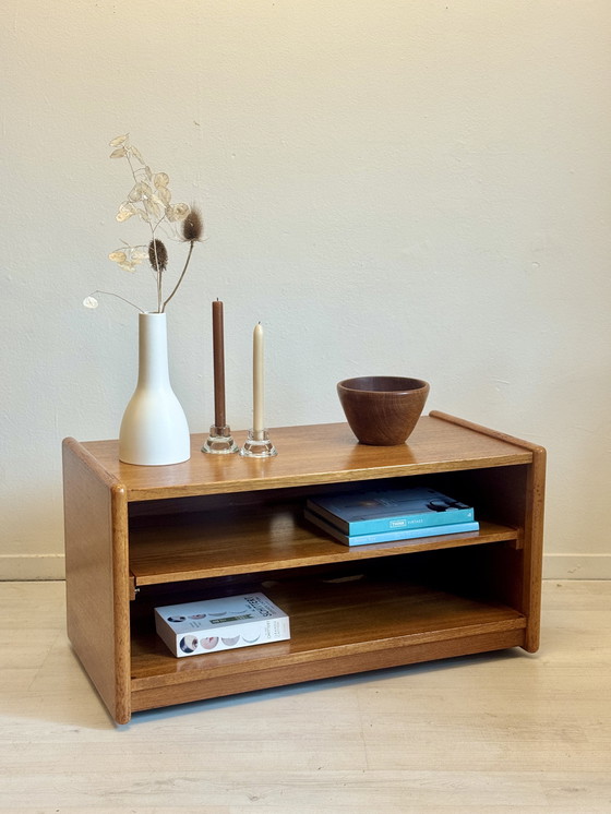 Image 1 of Tavolino laterale vintage danese in teak per mobili audio/TV