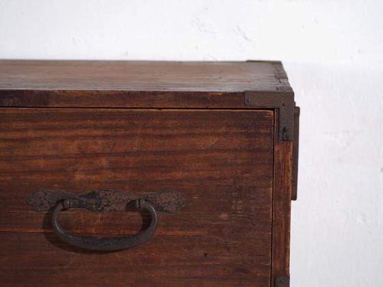 Antique Japanese Tansu Chest of Drawers - Meiji / Taishō Period (c. ) #5 – Iron (photo 33 of 40)