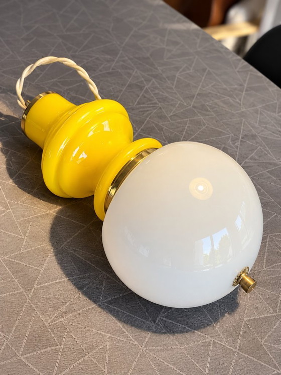 Vintage 60s/70s pendant lamp in yellow and white opaline., Glass (photo 5 of 5)