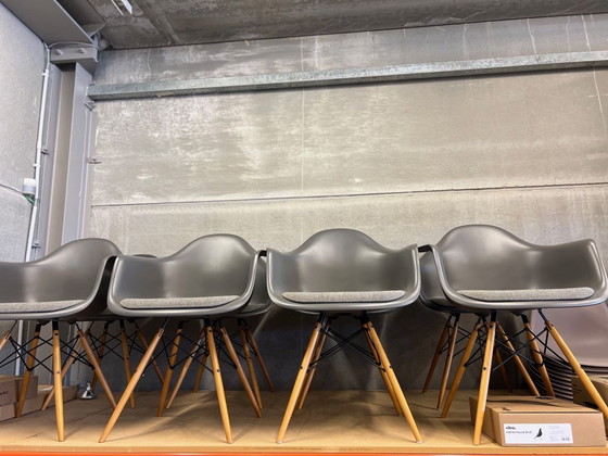 Image 1 of 8X Vitra Eames Daw Chairs