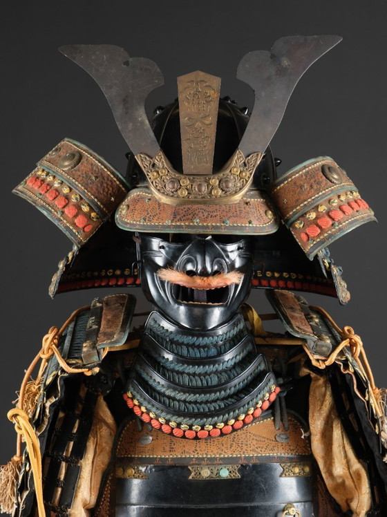 Image 1 of Samurai armour yoroi black lacquer with ivy leaf family crest