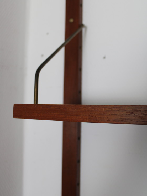 Image 1 of Modulares Wandsystem aus Teakholz mit Regalen