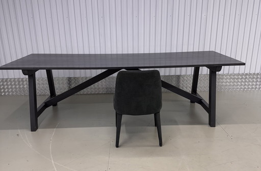 VAN ROSSUM Massivholztisch aus schwarz geölter Eiche, 260 x 100 cm, minimalistisch und langlebig