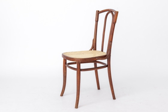 Antiker Bugholzstuhl im Stil von Thonet Nr. 56 | Österreichischer Rattanstuhl | 1930er Jahre (photo 5 of 13)