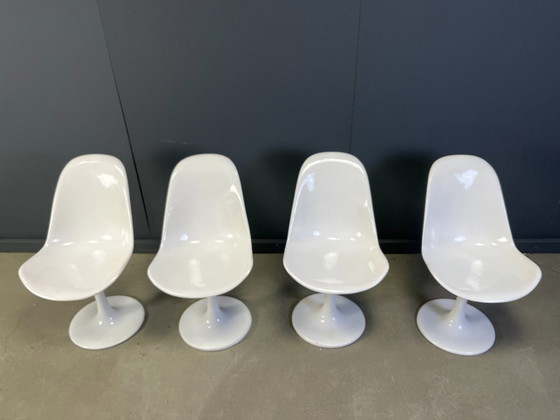 Image 1 of Vintage glasvezel tulpvormige eetkamerstoelen, set van 4 - jaren 60