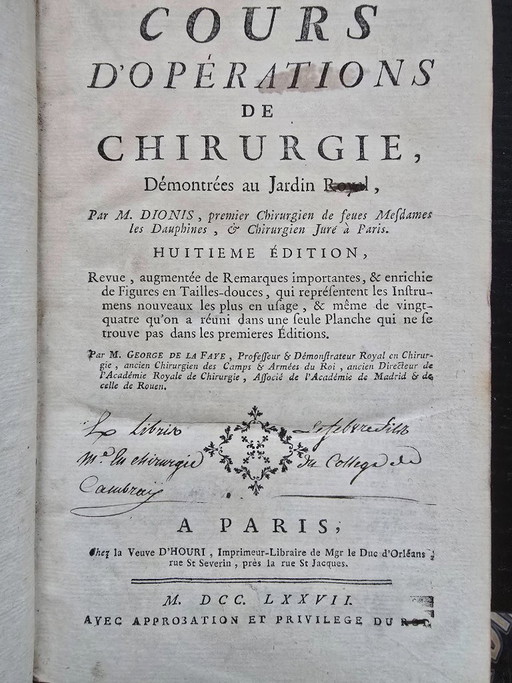 Libro de medicina del siglo XVIII con encuadernación en cuero (1777), de calidad museística, con grandes láminas