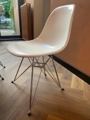 Table de salle à manger Fritz Hansen Super Ellips avec 4 chaises originales DSR en fibre de verre