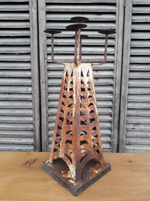 Candelabro de chapa de 51 cm de alto para 5 velas