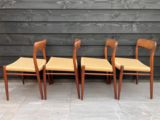 4 chaises de salle à manger originales Niels O. Møller modèle 75 en teck – Niels Otto Møller, Wood (photo 5 of 11)