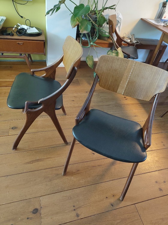 zwei Esszimmerstühle Arne Hovmand Olsen – Wood (photo 6 of 7)