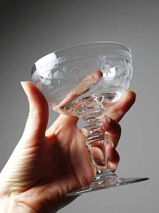 Image 1 of Set of 6 Antique Fine Crystal Champagne Glasses with Engraved Star Design, 19th-20th Century