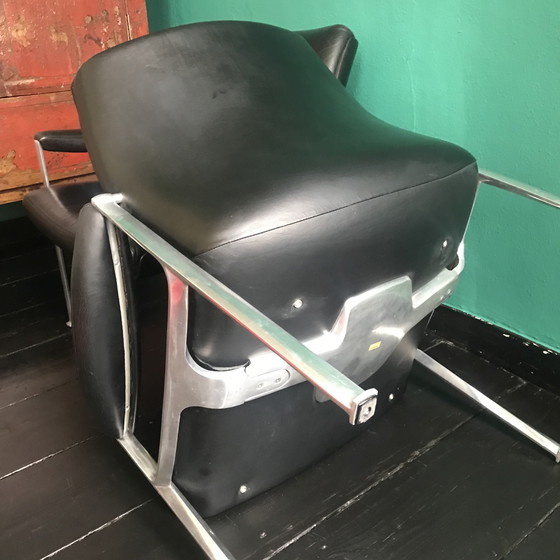 Image 1 of Twee leren loungestoelen