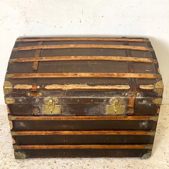 Image 1 of Large vintage 1930s travel trunk